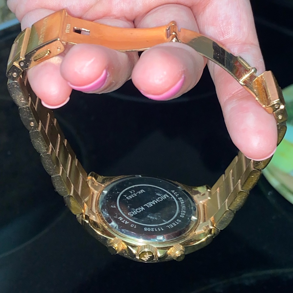 Micheal Kors Watch (Rose Gold) - Picture 7 of 8